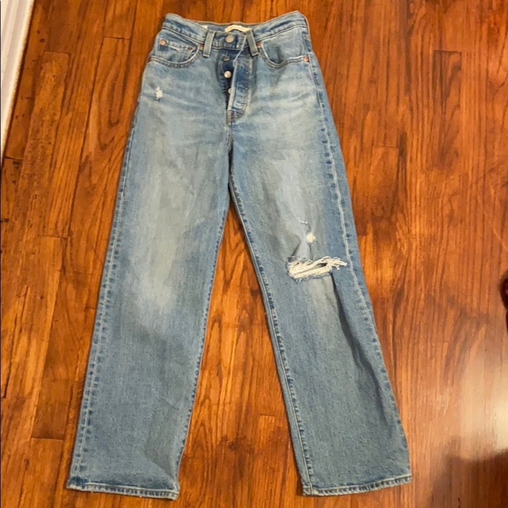 Ribcage straight legged Levi’s jeans!!